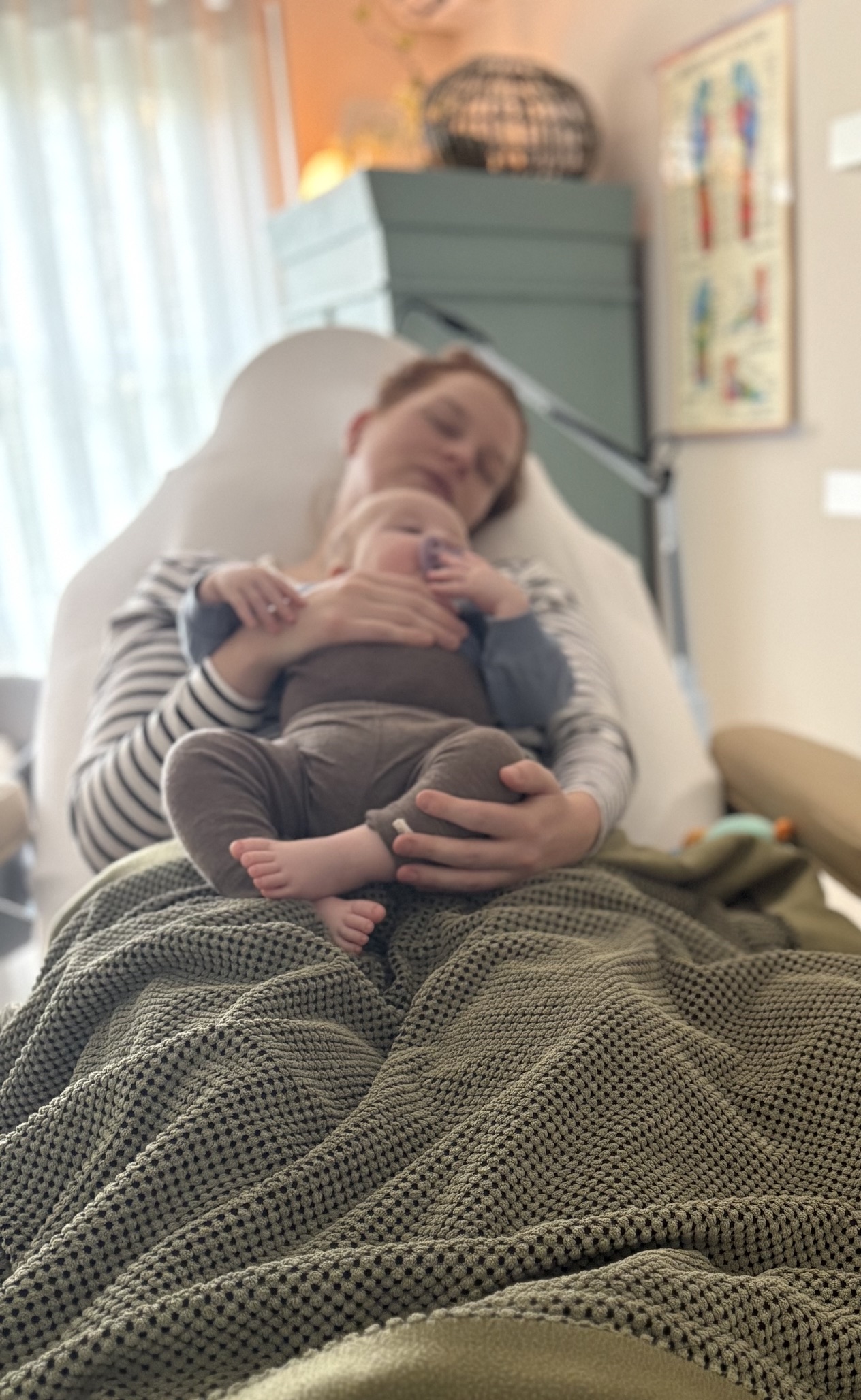Verwerk samen de diepe impact van de geboorte met de verbroken verbinding massage